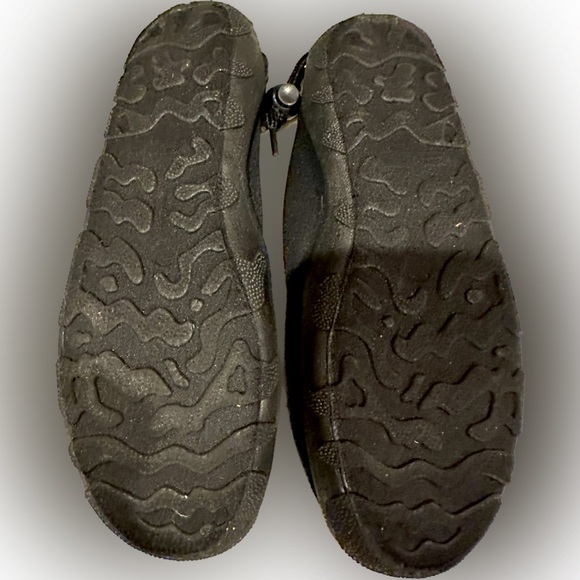 S.C.I.I. Children’s/Kids Black Water Shoes Sz:4 Swim Summer Water Parks! - Picture 6 of 7